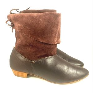 Nobil's VINTAGE Brown Cuffed Leather & Seude, Pull On Bootie. Women's Size 6 M